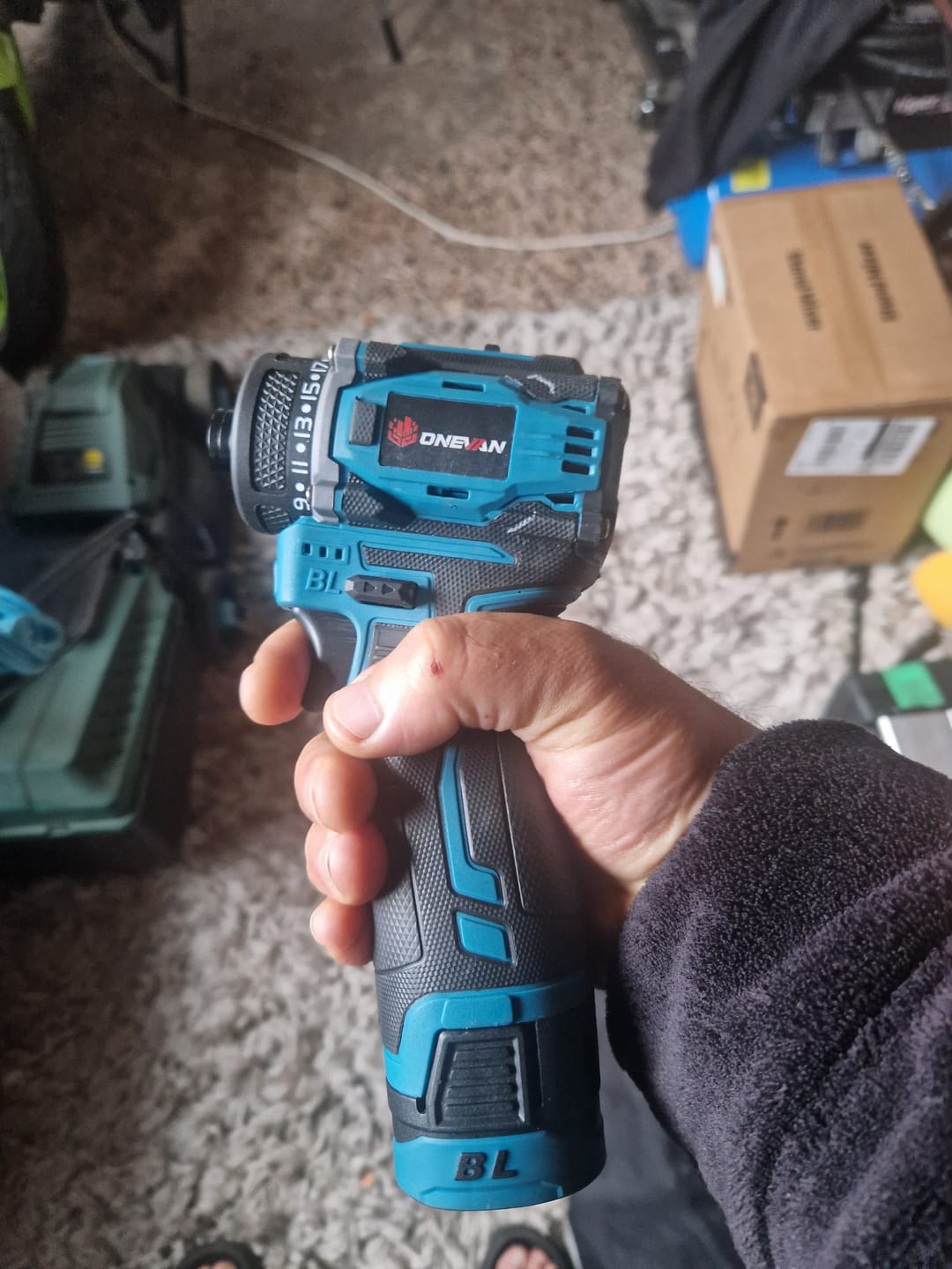 Customer photo review of ONEVAN 16.8V Cordless Brushless Screwdriver Kit, 21+2 Torque Settings, 14-Piece Accessory Set