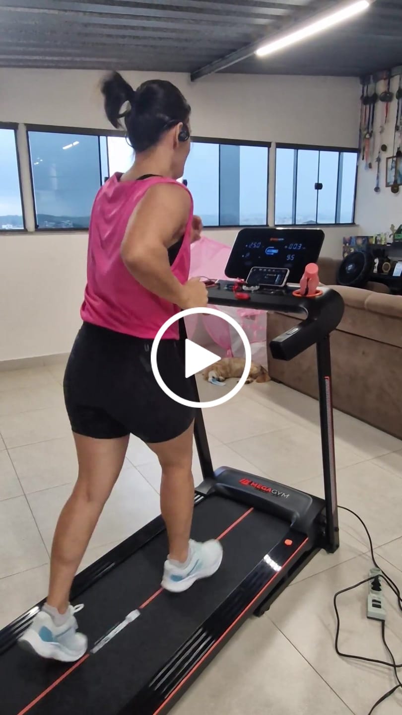 Customer video review of Esteira Ergométrica Elétrica Smart Pace 14km/h | Motor 2.5 HP | Bluetooth |Suporta até 120kg