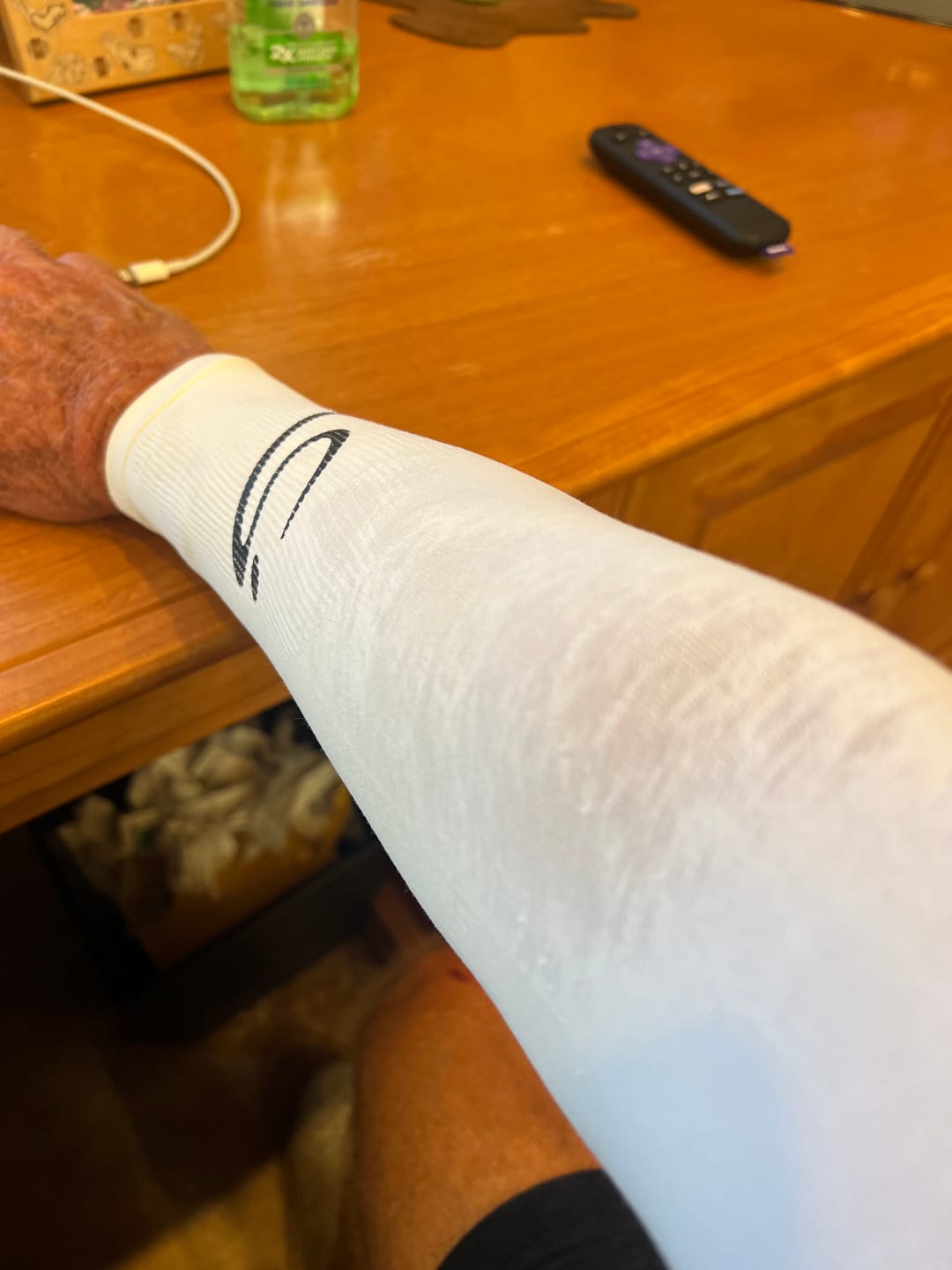 Customer photo review of STORYi Sun Sleeves – White/Black