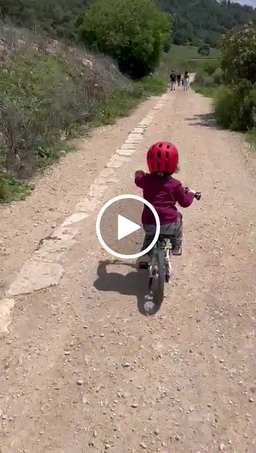Customer video review of קסדת אופניים לילדים woom READY