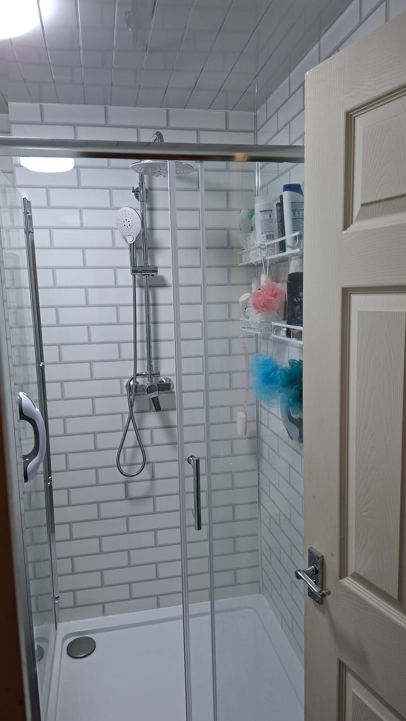 Customer photo review of 10mm London Tile Gloss Shower Panel 1M x 2.4M