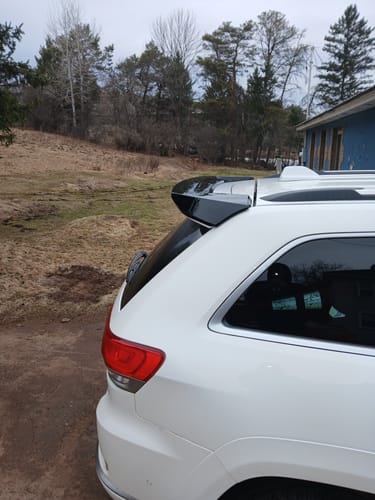 Customer photo review of Roof Spoiler - 2014-2020 Jeep Grand Cherokee Wk2