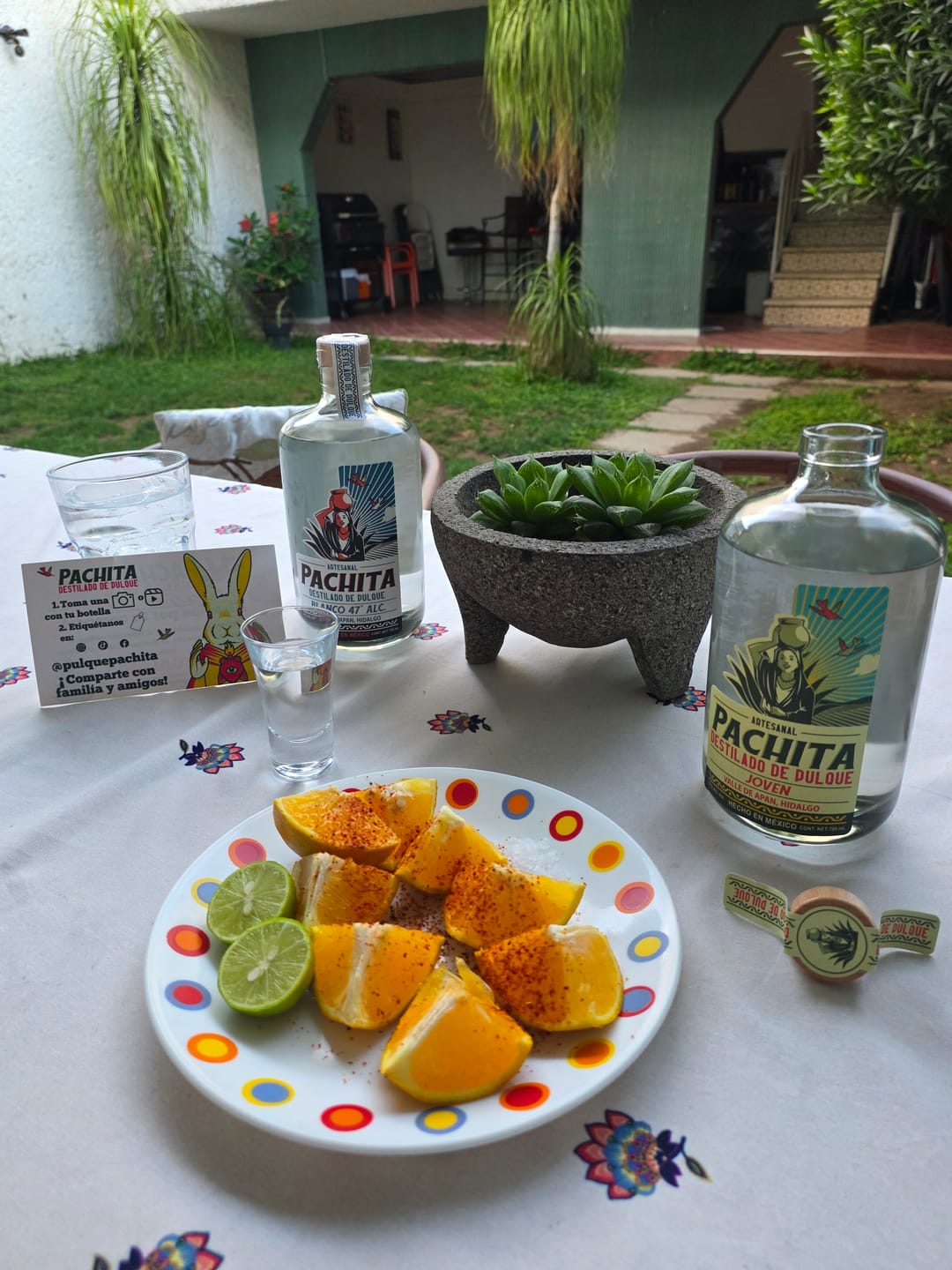 Customer photo review of El Clásico: Destilado de Pulque Blanco 47° y Joven – 750 mL
