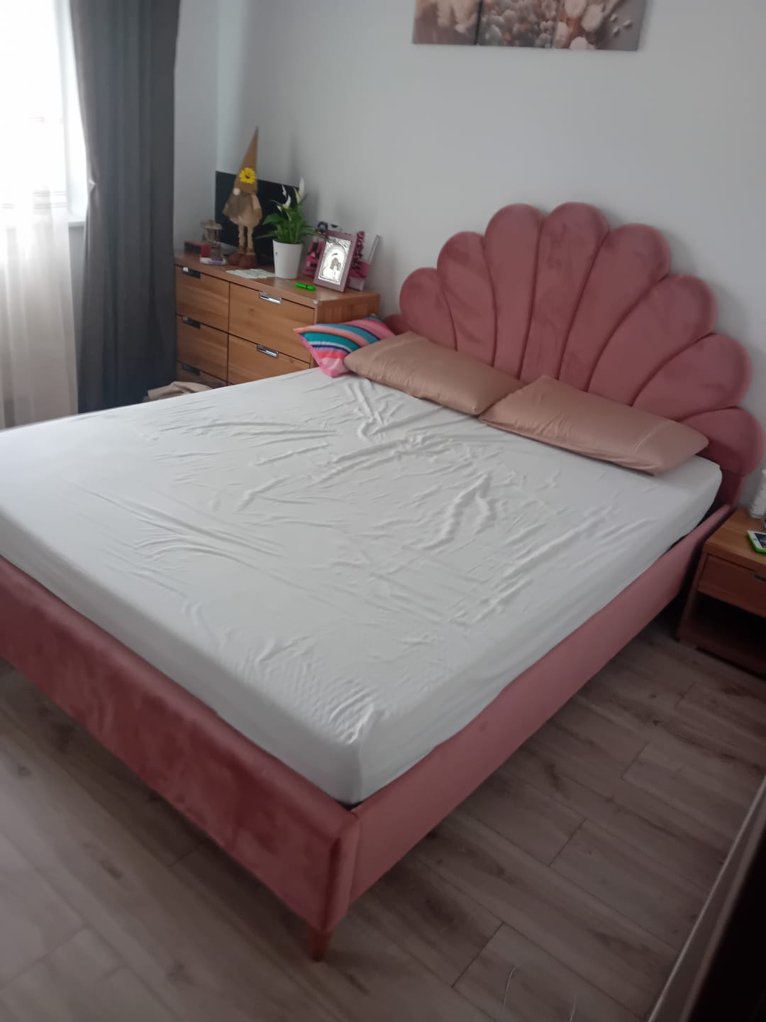 Customer photo review of Pat dormitor fete SANTANA 160x200, stofa catifelata roz antic - Bluvel 52, cu somiera