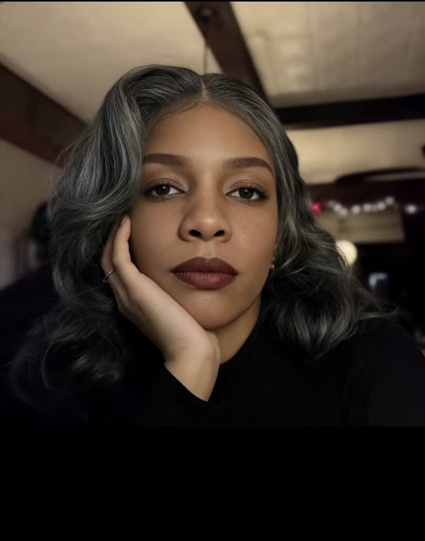 Customer photo review of Luvwin 5x5 Salt & Pepper Body Wave Glueless Bob Wig 100% Human Hair
