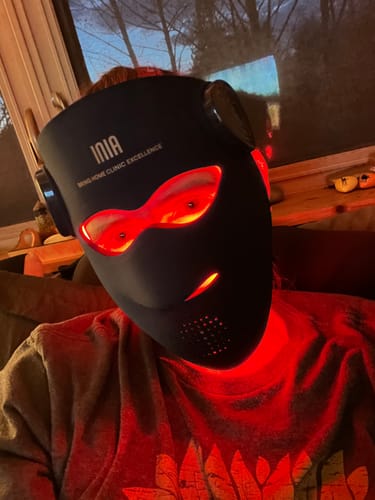 Customer photo review of INIA GLOW 4D 940nm Dual NIR Wireless LED Mask