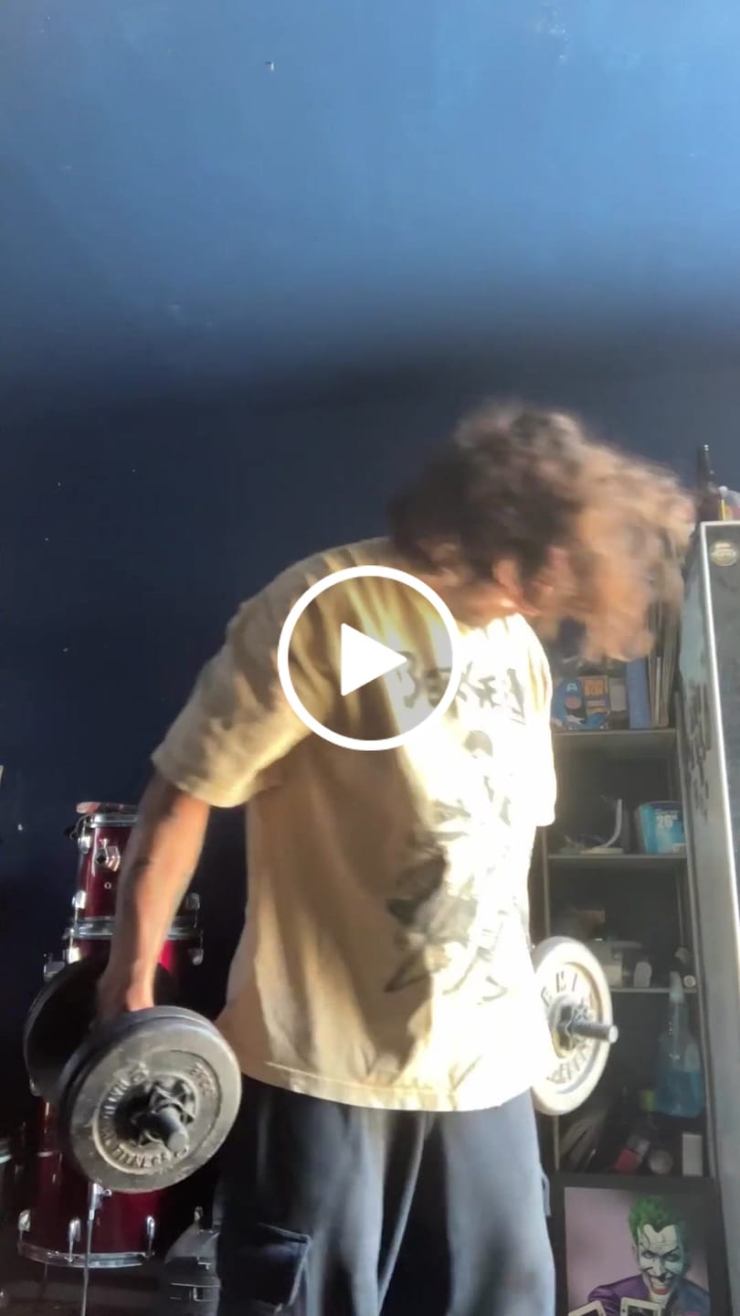 Customer video review of BERSERK GUTS VINTAGE OVERSIZE TEE