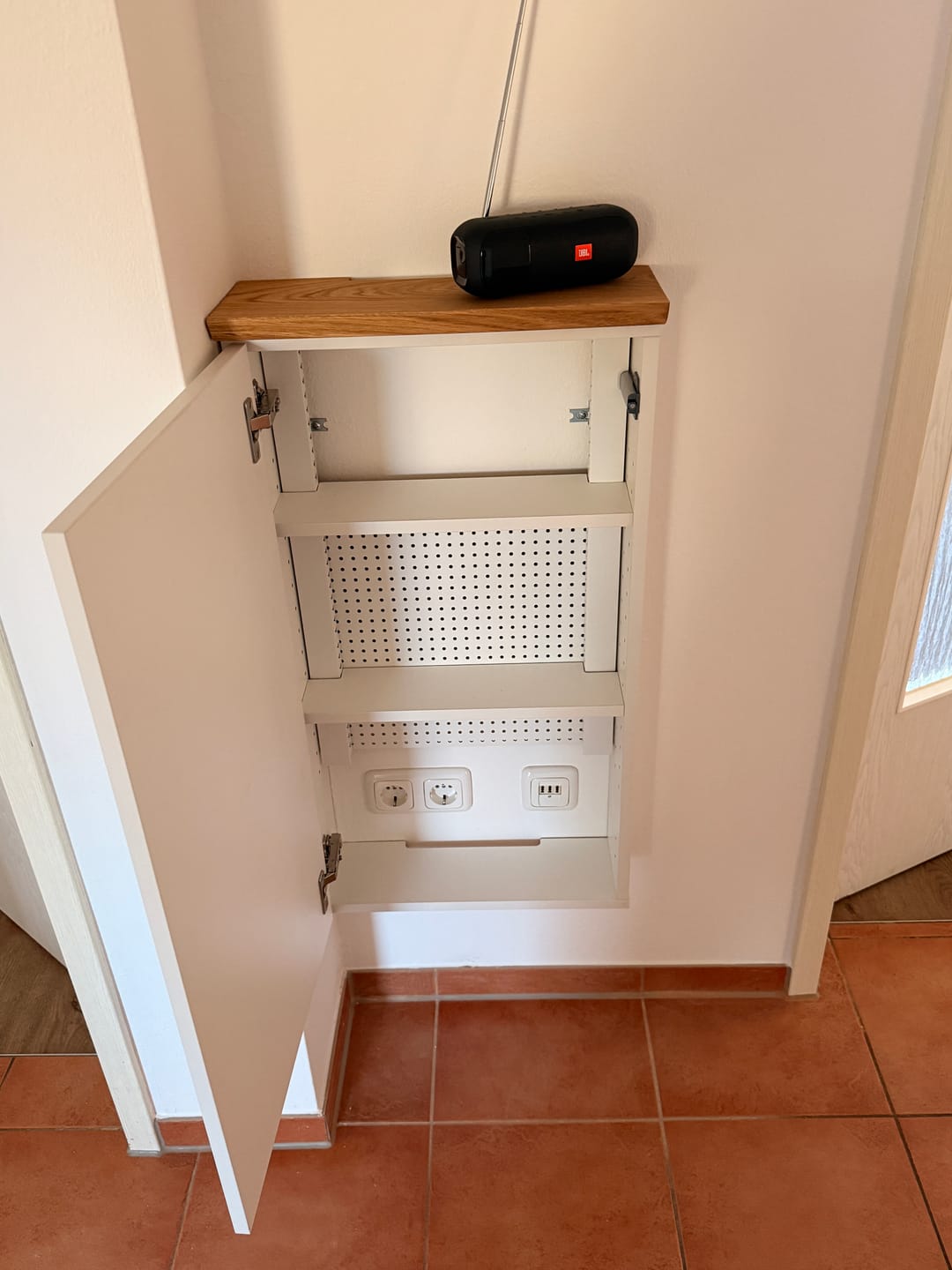 Customer photo review of Telefonschrank | Routerschrank LOLE HomeBase LP