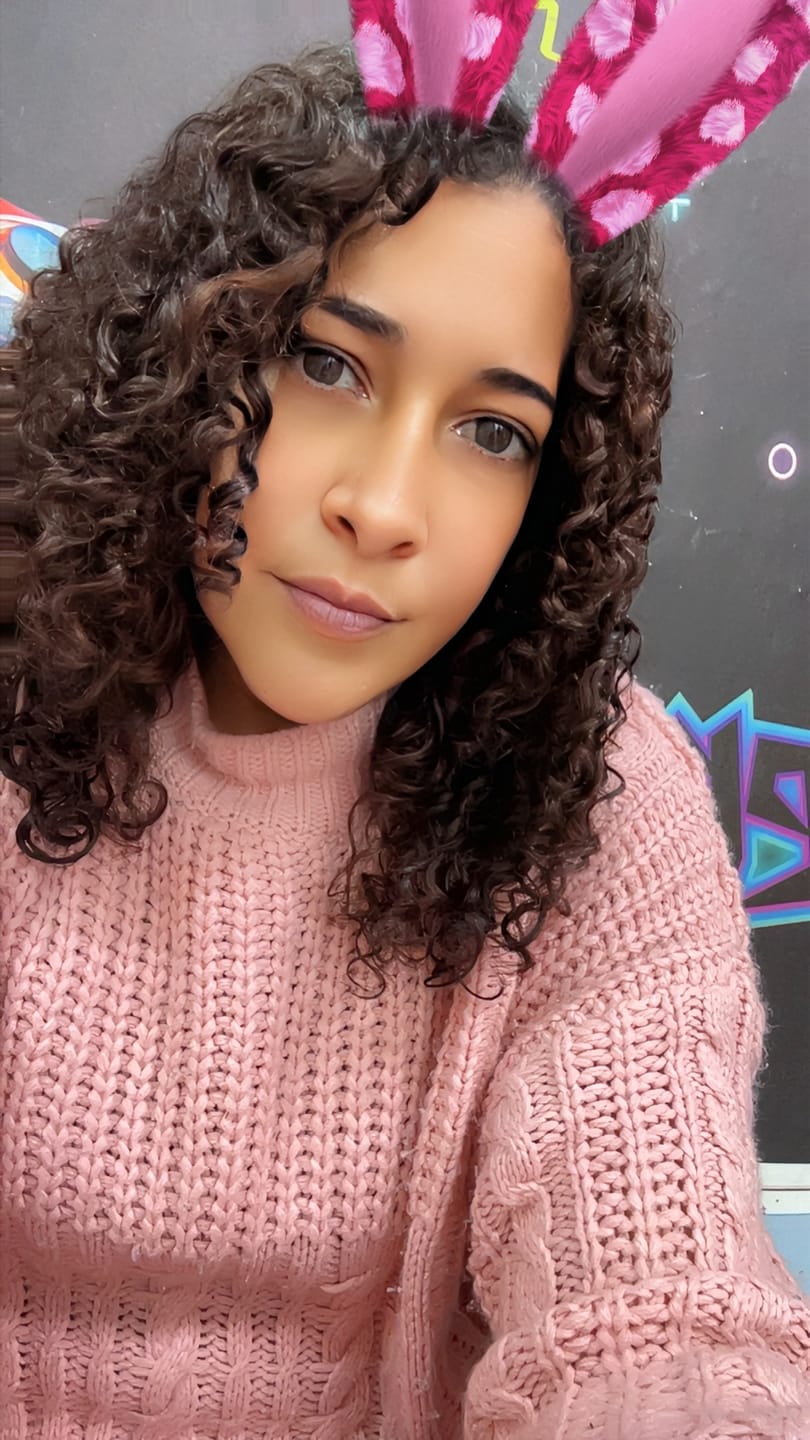 Customer photo review of Flora Green Prescription Colored Contact Lenses