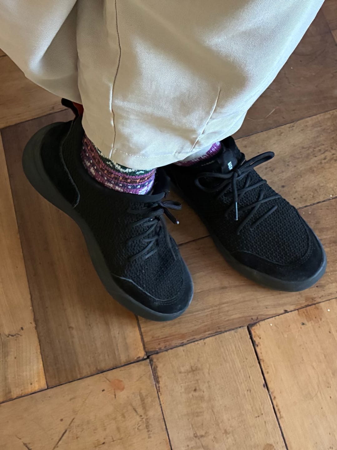 Customer photo review of Zapatilla Versaknit Negro Unisex