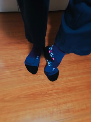 Customer photo review of Calcetin Runner de Compresion EVOLUTION Purple + Regalos