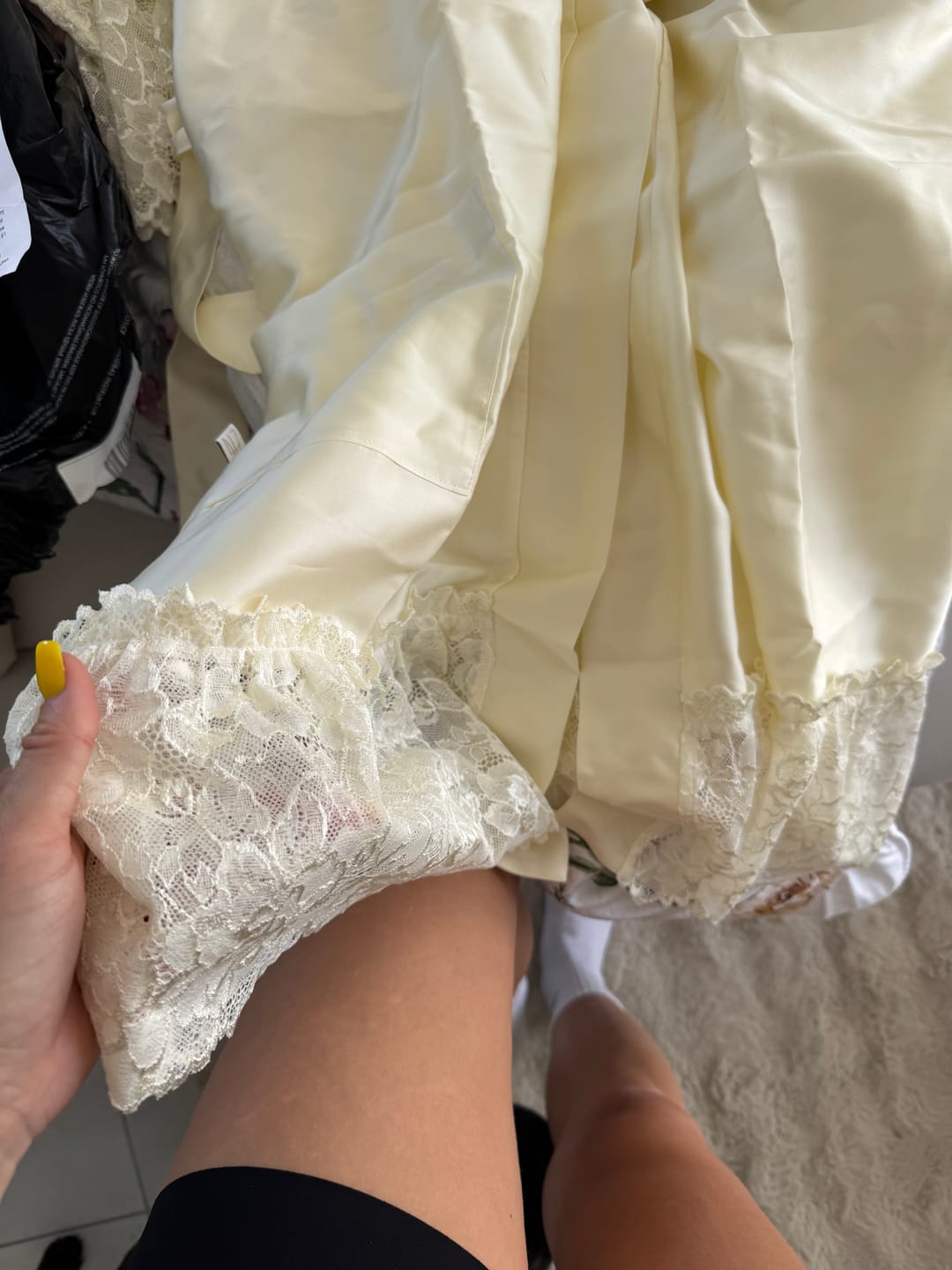 Customer photo review of Women's robe: CHAMPAGNE & CHAMPAGNE Roll