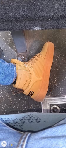 Customer photo review of Tenis Bota King Men