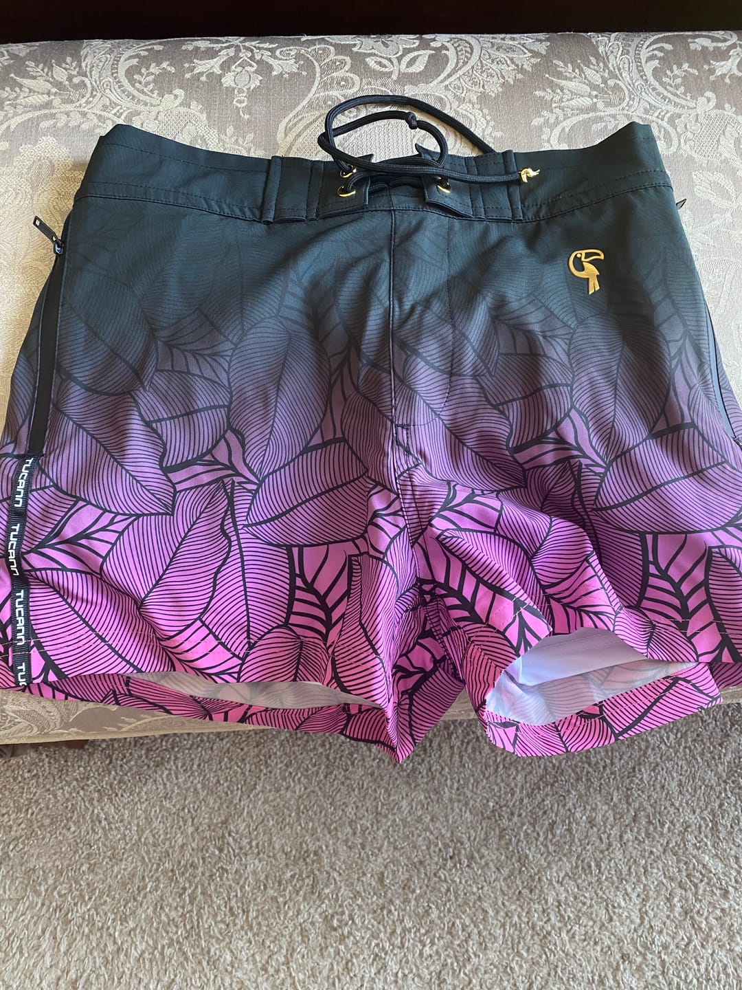 Customer photo review of Black Leaf Magenta - 3"