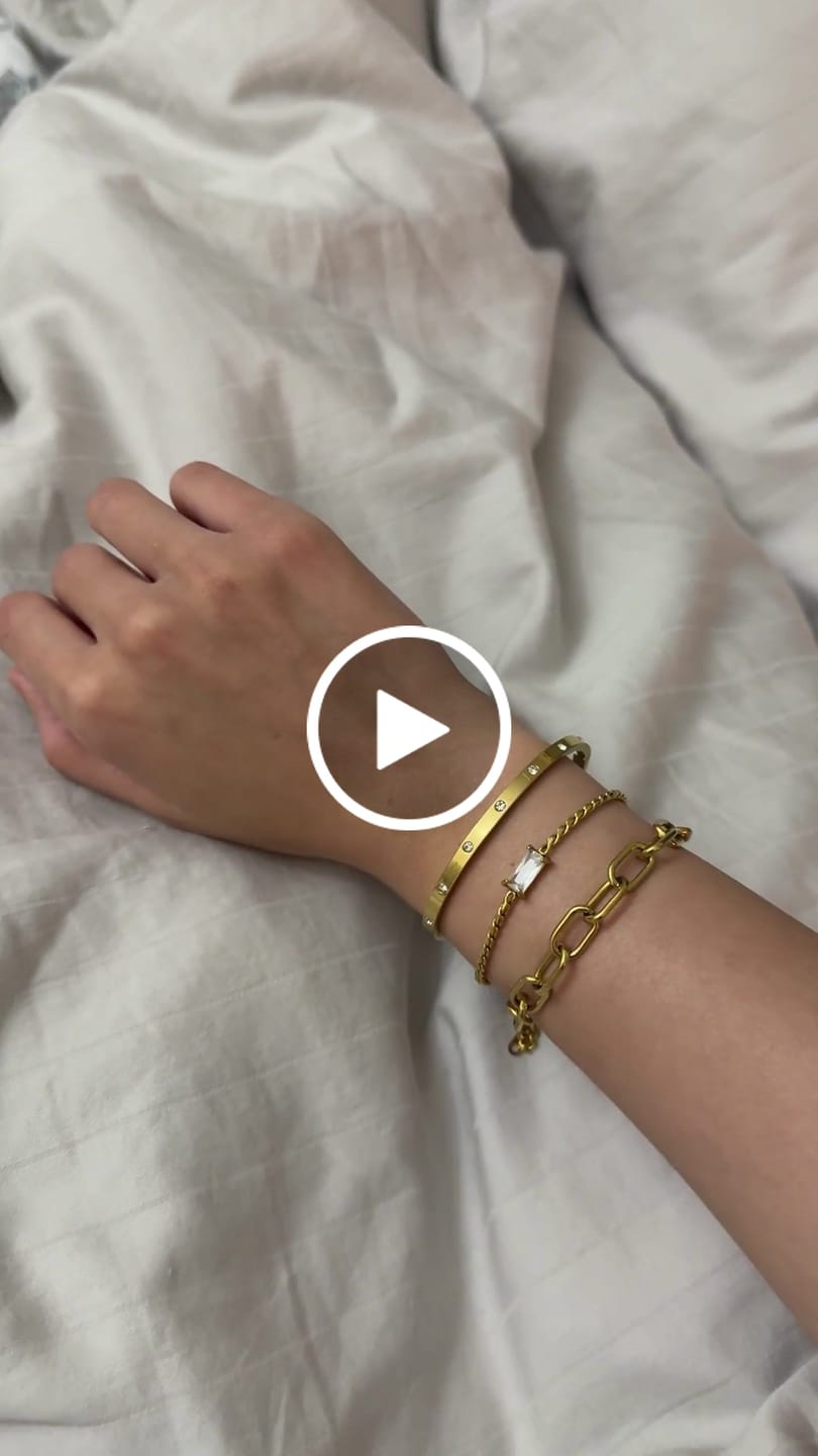 Customer video review of Tulum Chunky Paperclip Bracelet