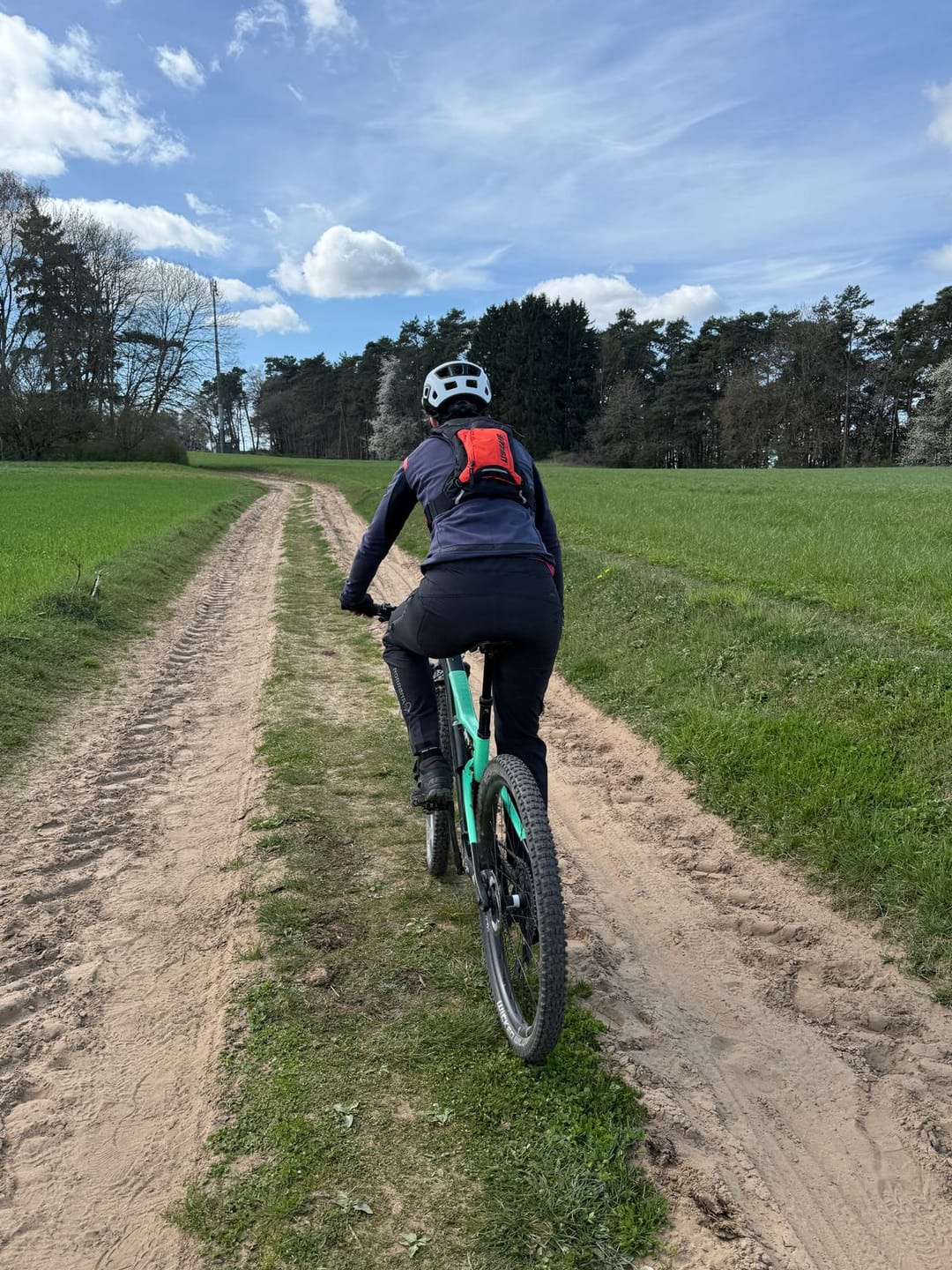 Customer photo review of Moto Hydro 3L Hydration Pack Outlet