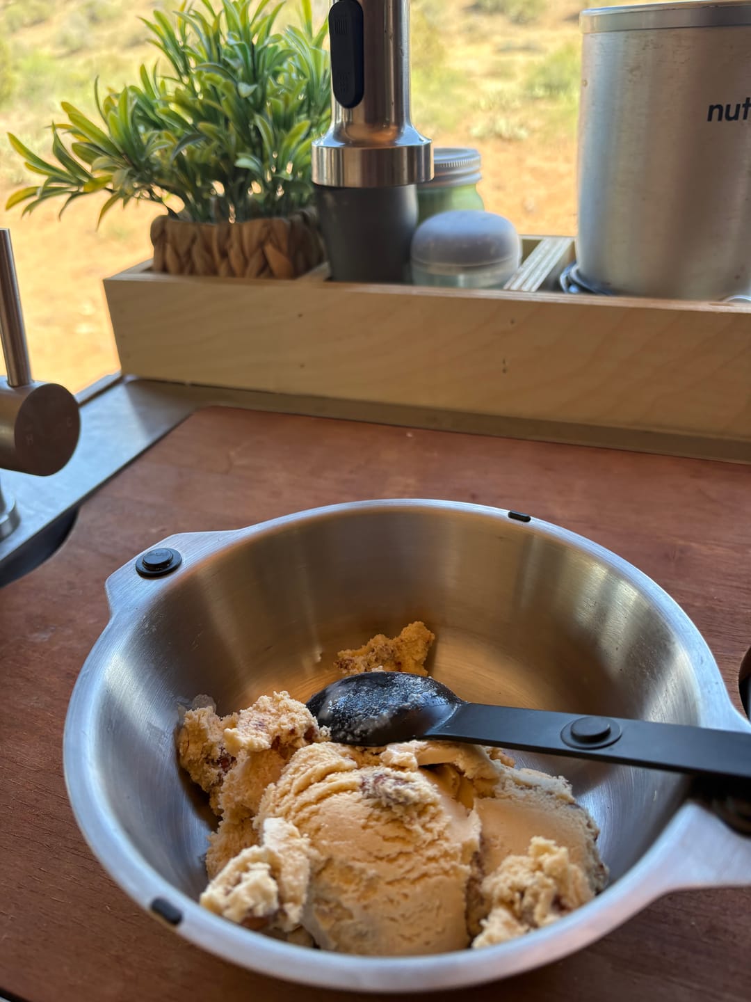 Customer photo review of Magware - Magnetic Bowls /Plates /Cutlery Double Set (14 PCS)
