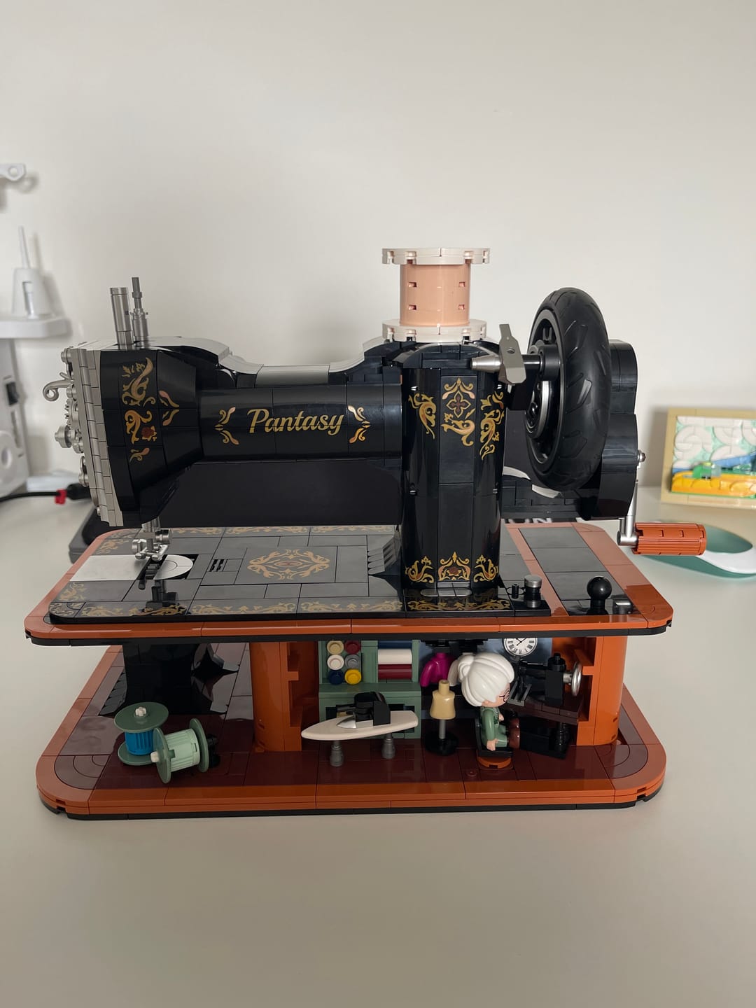Customer photo review of Pantasy Hand Crank  Sewing Machine 85028