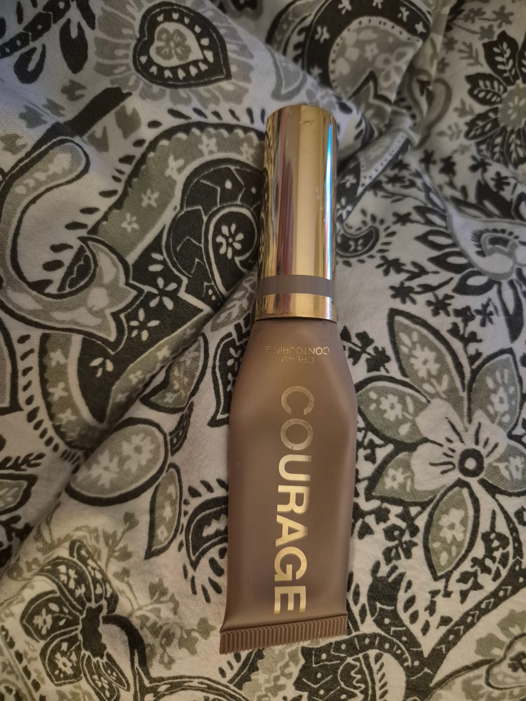 Customer photo review of Krēmveida konturēšanas līdzekli ar satīna finišu Vivienne Sabo Courage Cream Contouring