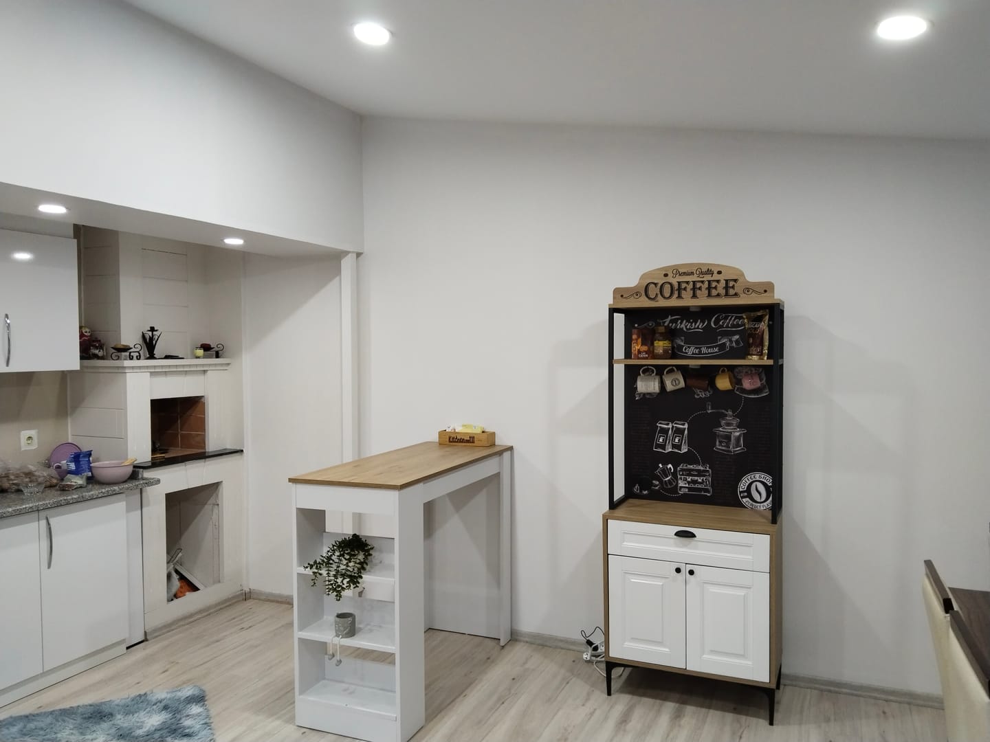 Customer photo review of Rani JE157 Işıklı Kahve Köşesi Membran Kapaklı Çekmeceli Çok Amaçlı Mutfak Dolabı Sepet Ceviz - Beyaz