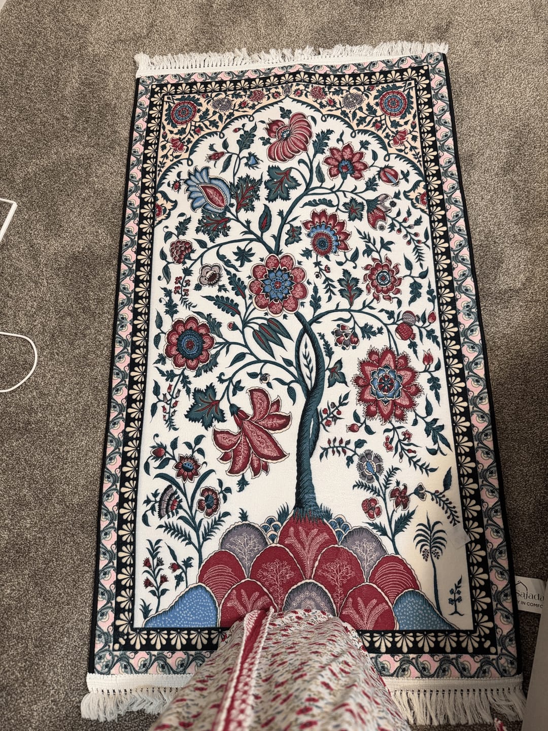 Customer photo review of Floral  Padded Prayer Mat