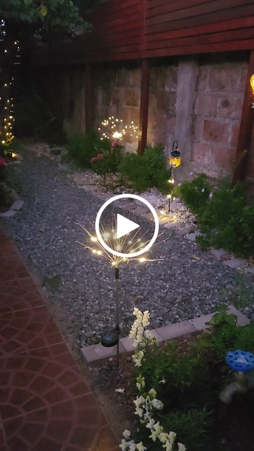 Customer video review of Set de 2 Estacas Firework Solar - Luz Cálida o Multicolor / IP65 / Altura 84 cm
