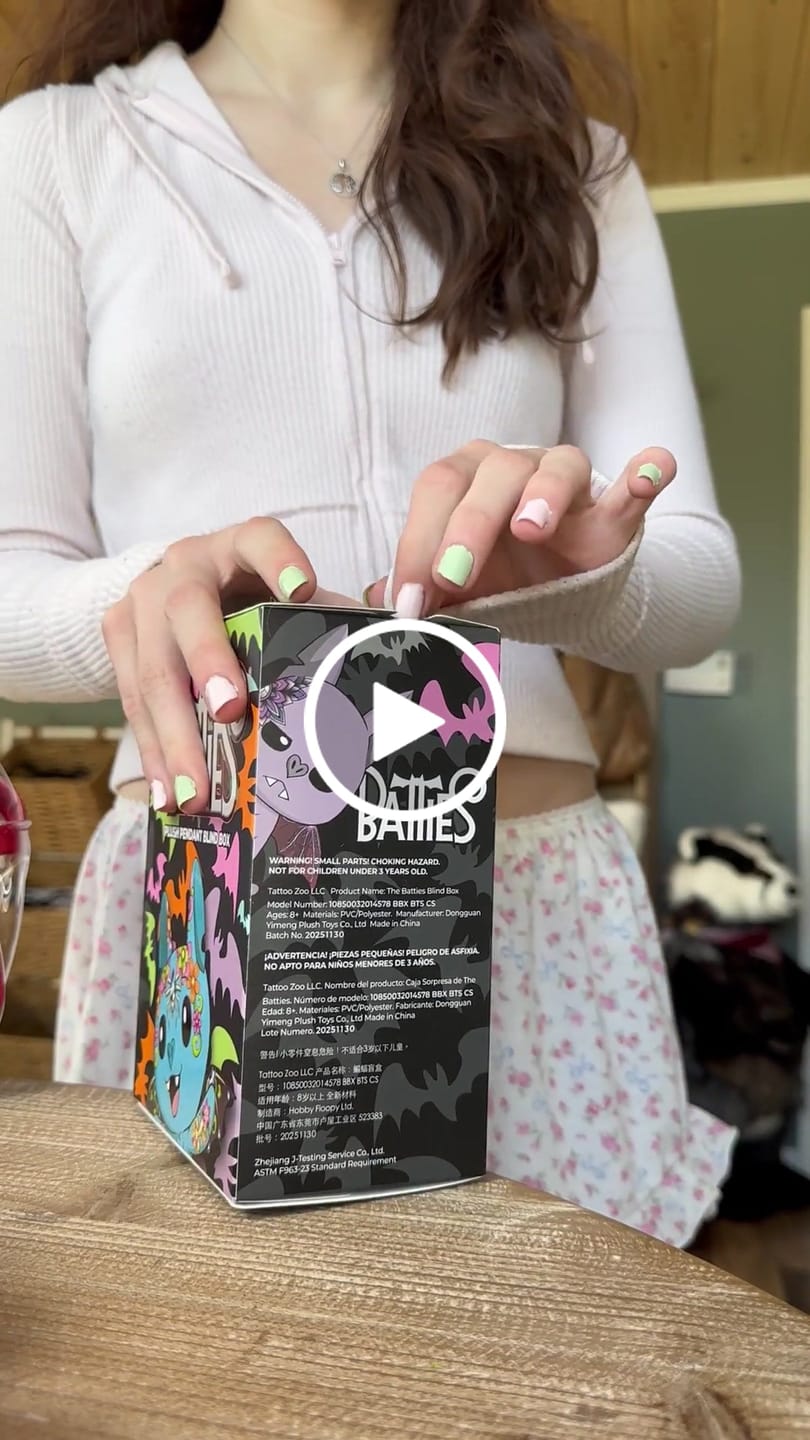 Customer video review of Batties Plush Pendant Blind Box