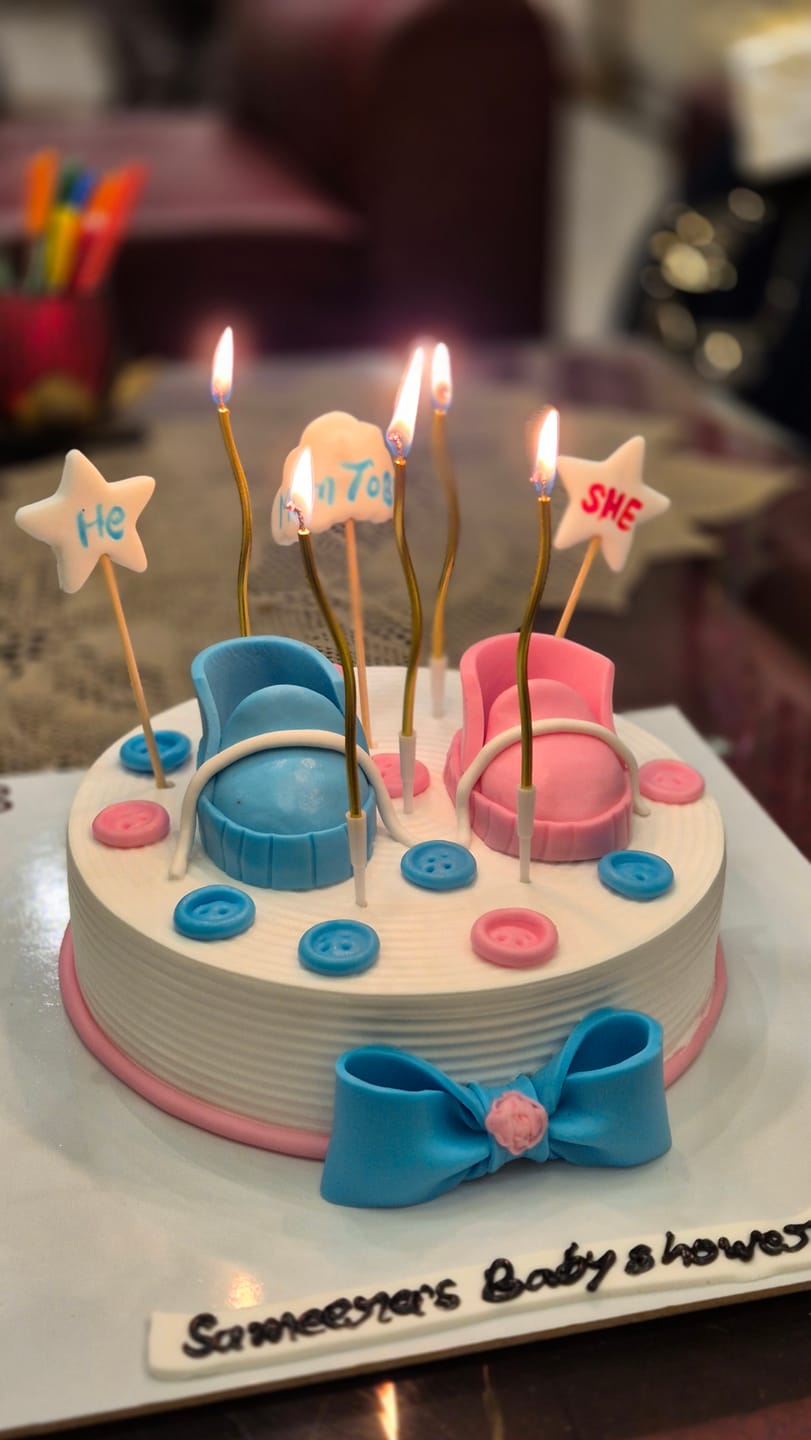 Customer photo review of Baby Shower Shoes Design Cake