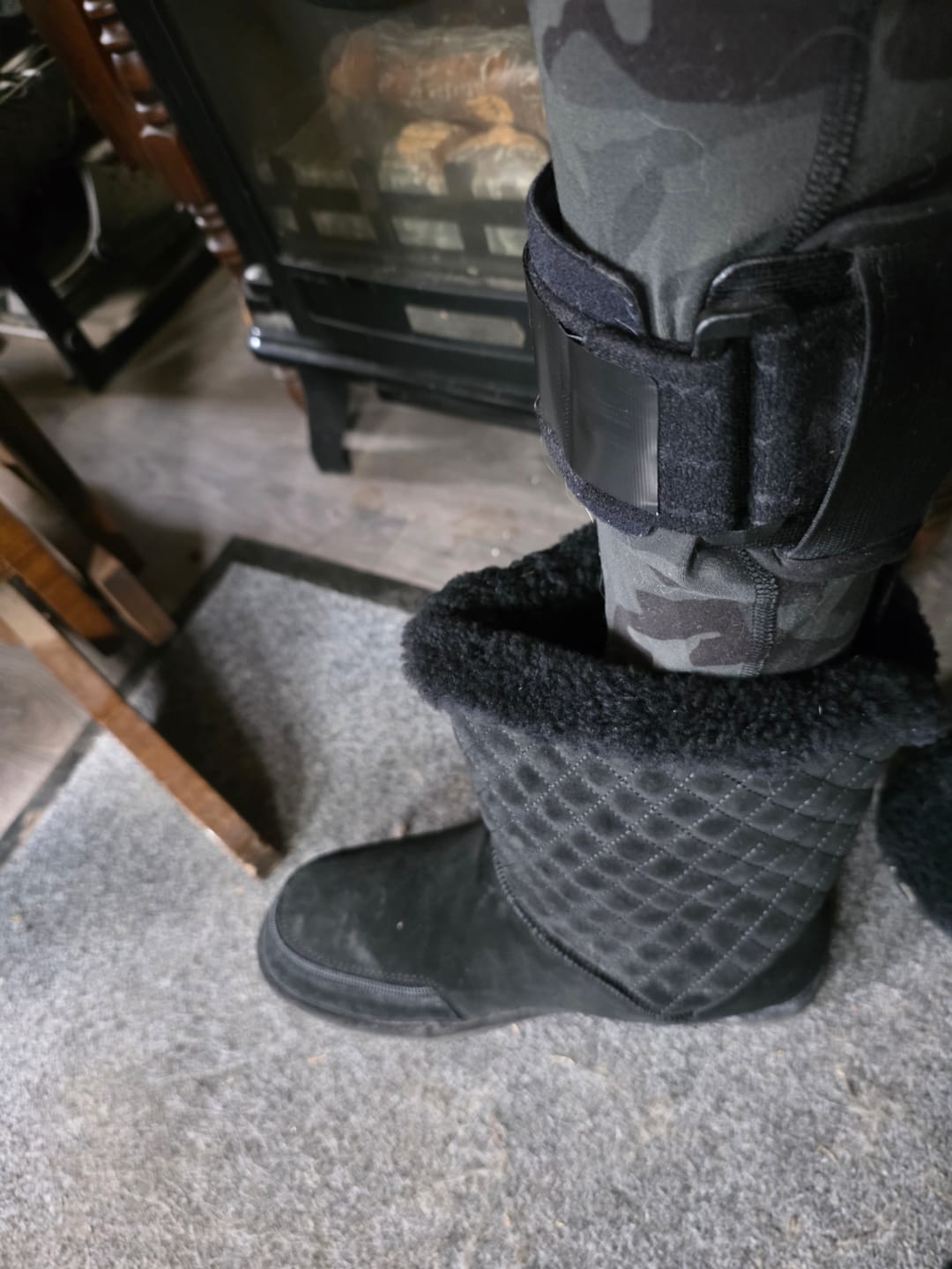 Customer photo review of Women's Black BILLY Cozy Quilt Warm Lux Boots