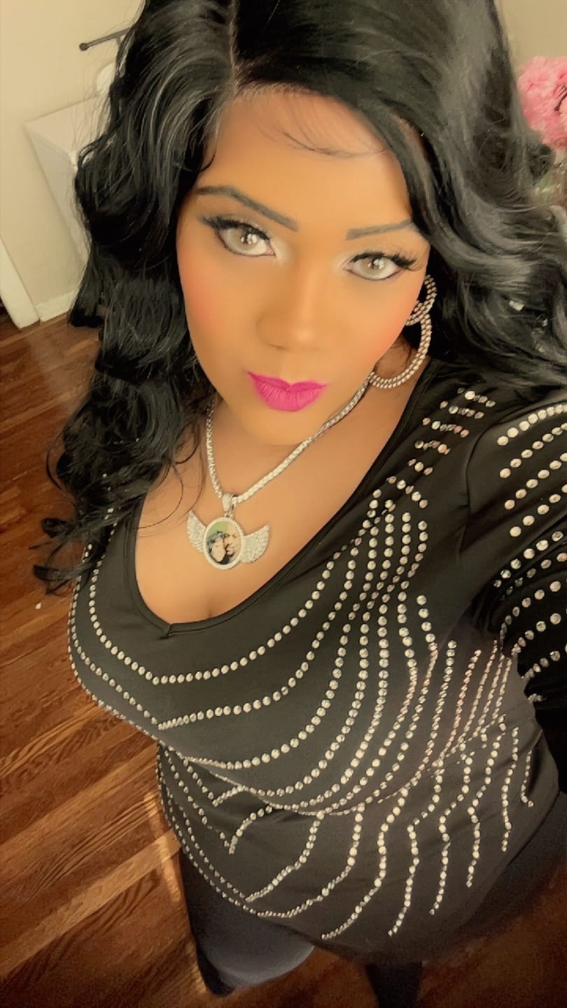 Customer photo review of Hidrocor Quartz Blue Gray Prescription Colored Contact Lenses