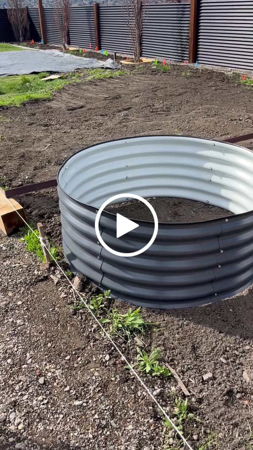 Customer video review of 17” Tall Large Round