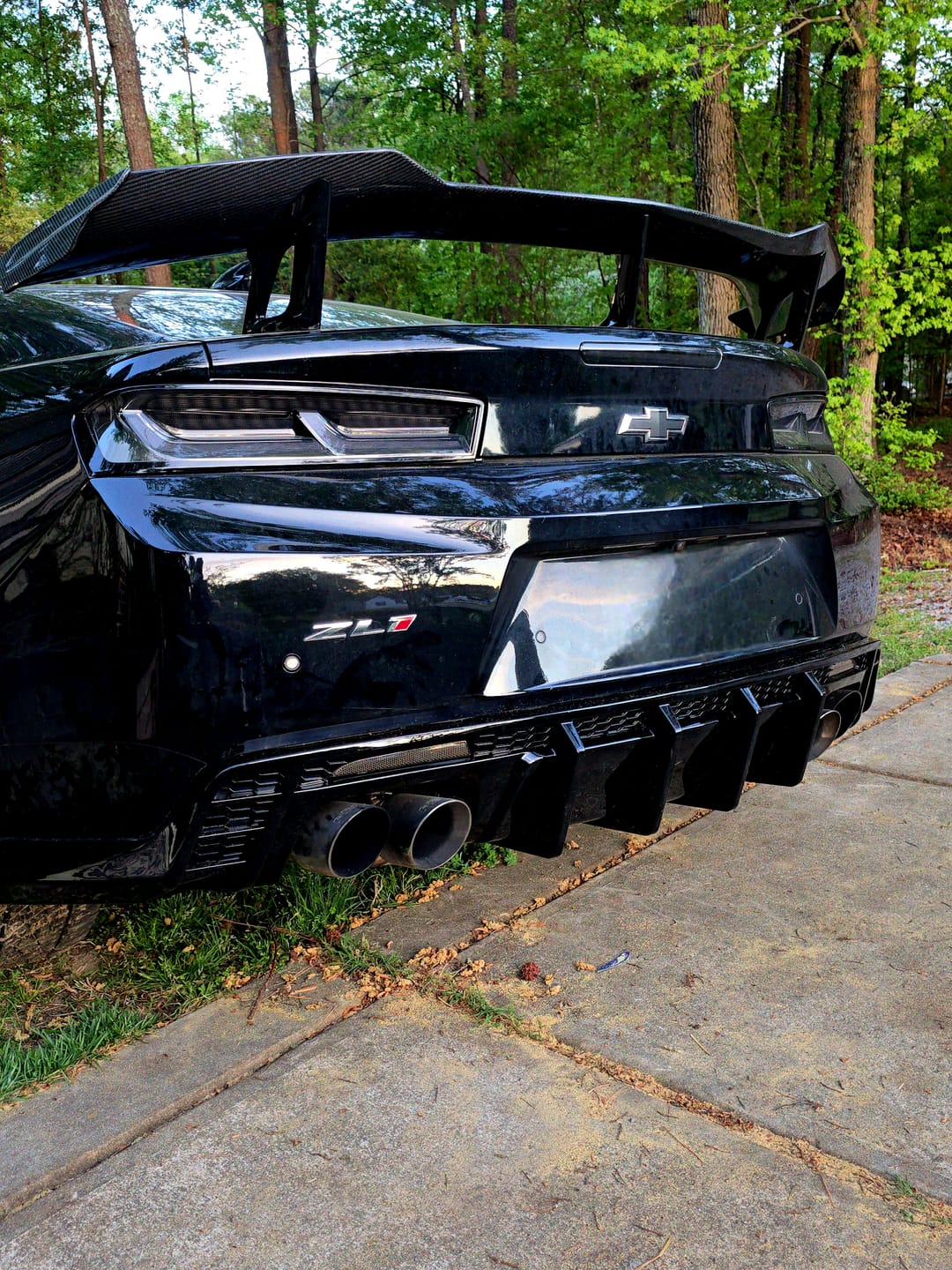 Customer photo review of 2017-2025 Chevy Camaro ZL1 / ZL1 1LE EVO Diffuser W/ Smokey Reflectors Gloss Black
