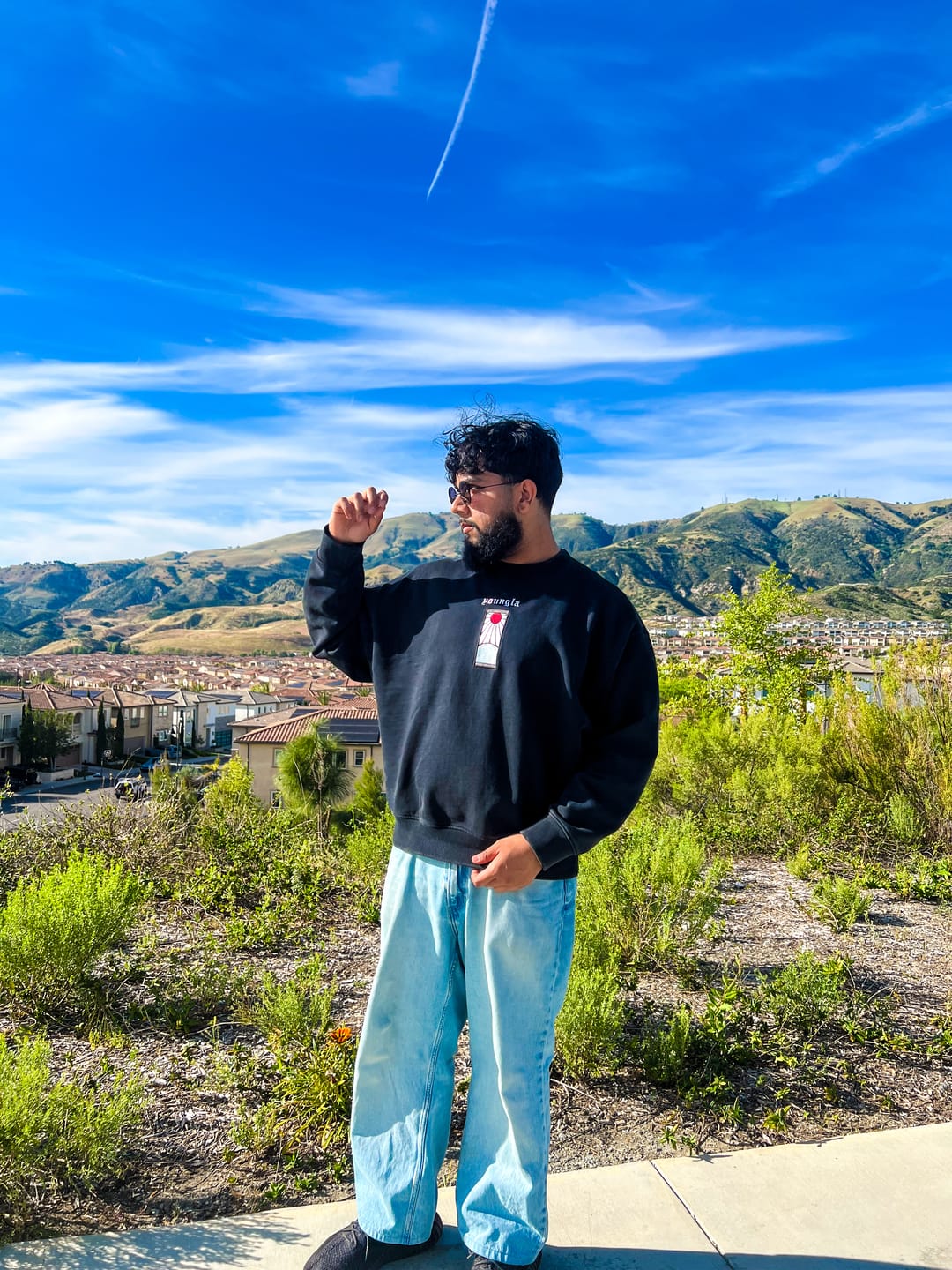 Customer photo review of 5196 - Demon Slayer: Kimetsu no Yaiba - Crewnecks