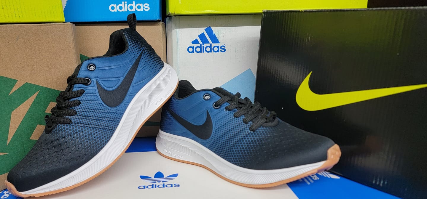 Customer photo review of Tenis 012 Negro Marino Negro