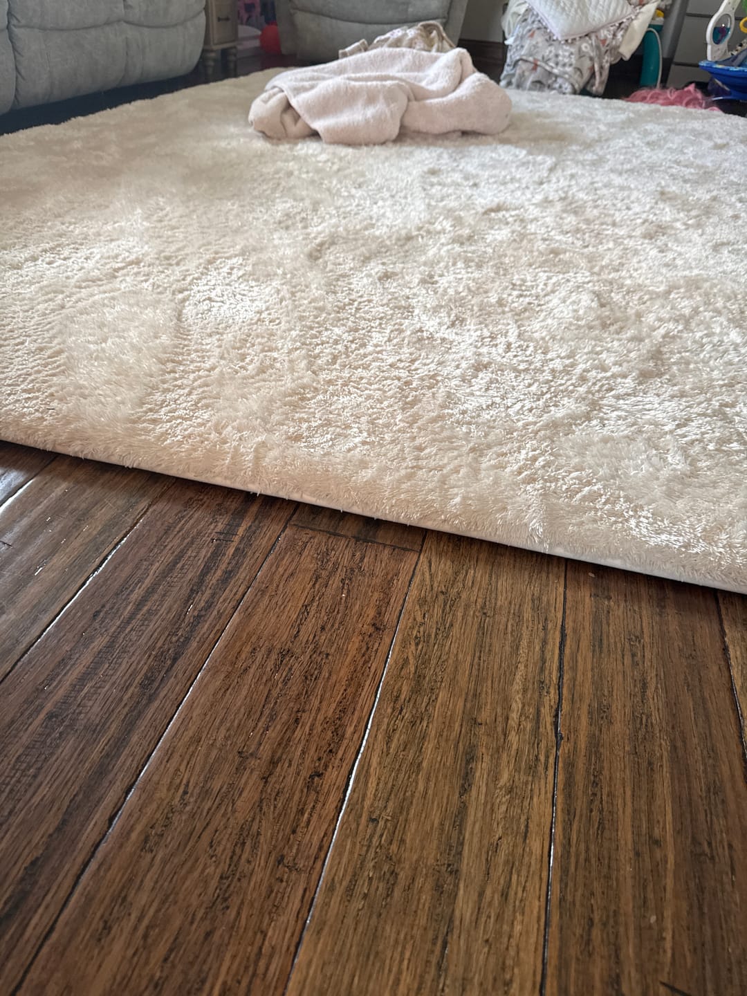 Customer photo review of Deluxe Shaggy Relax Mat - 1.4" Thick Foam Base