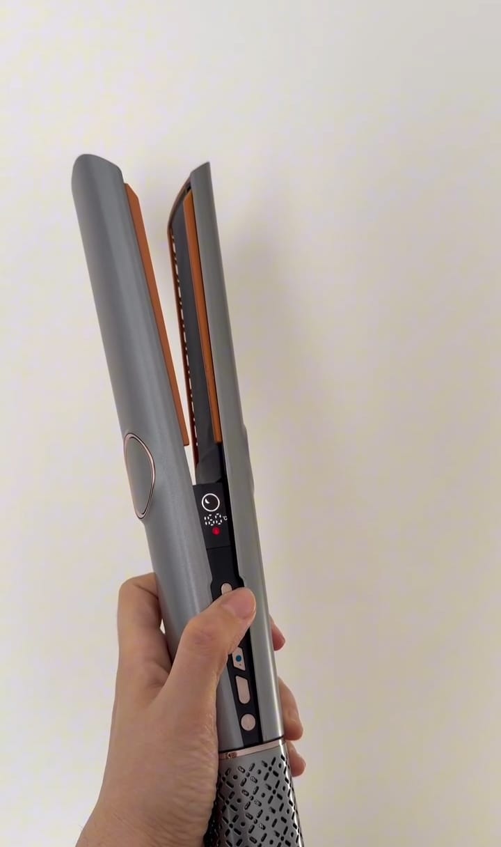 Customer photo review of Novaa® Airstraight - Lisseur Séchant à air sans plaques chauffantes - Nickel/Cuivré