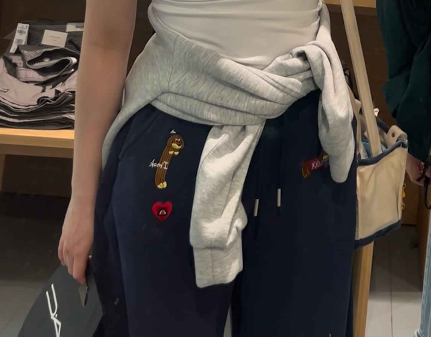 Customer photo review of Aelfric Eden Embroidery Dog Baggy Barrel Sweatpants