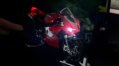 Customer photo review of 1:9 Ducati V4R Premium - Ashriders™