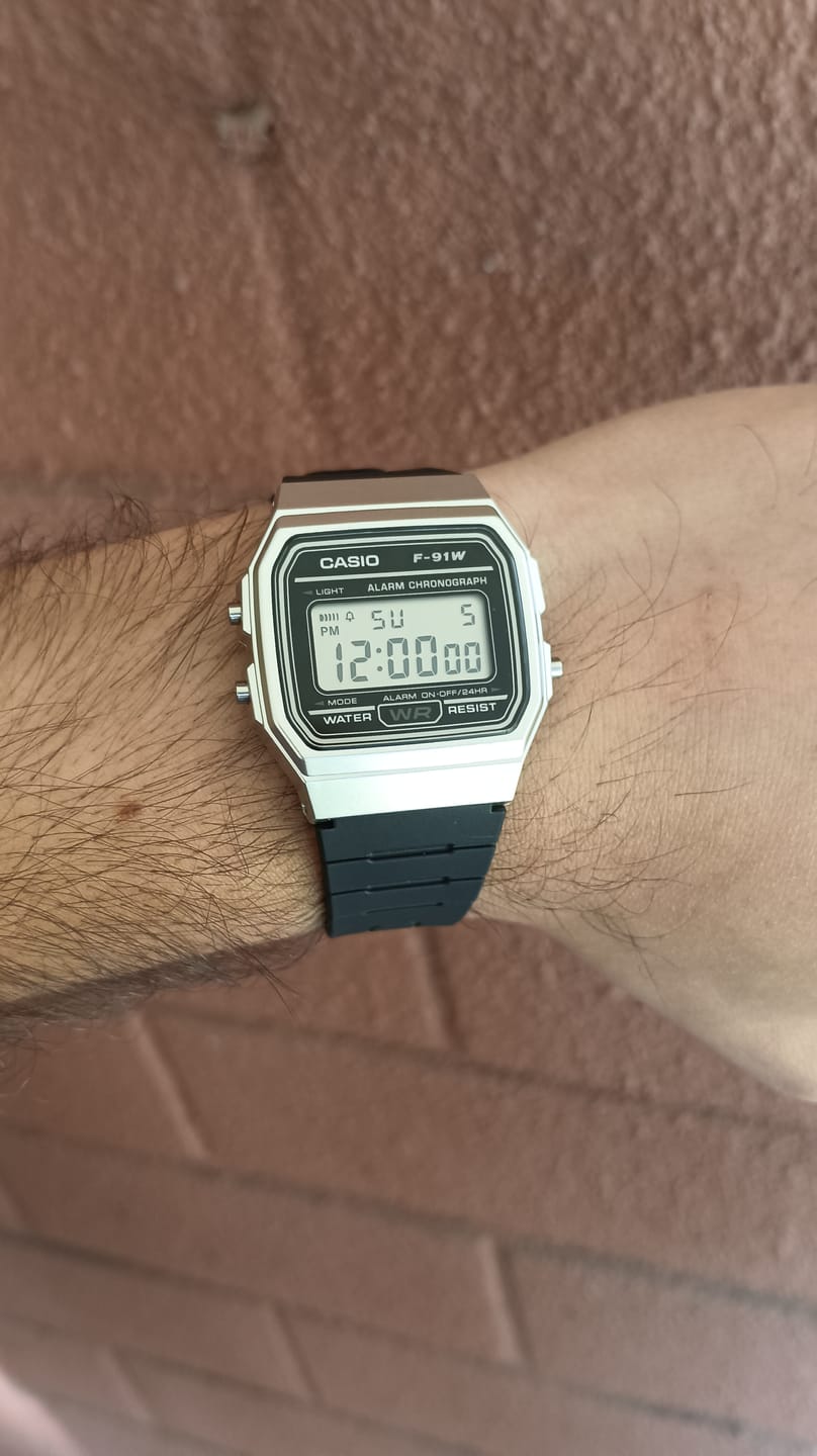Customer photo review of Reloj Casio Vintage F-91WM-7ADF Plateado/Negro