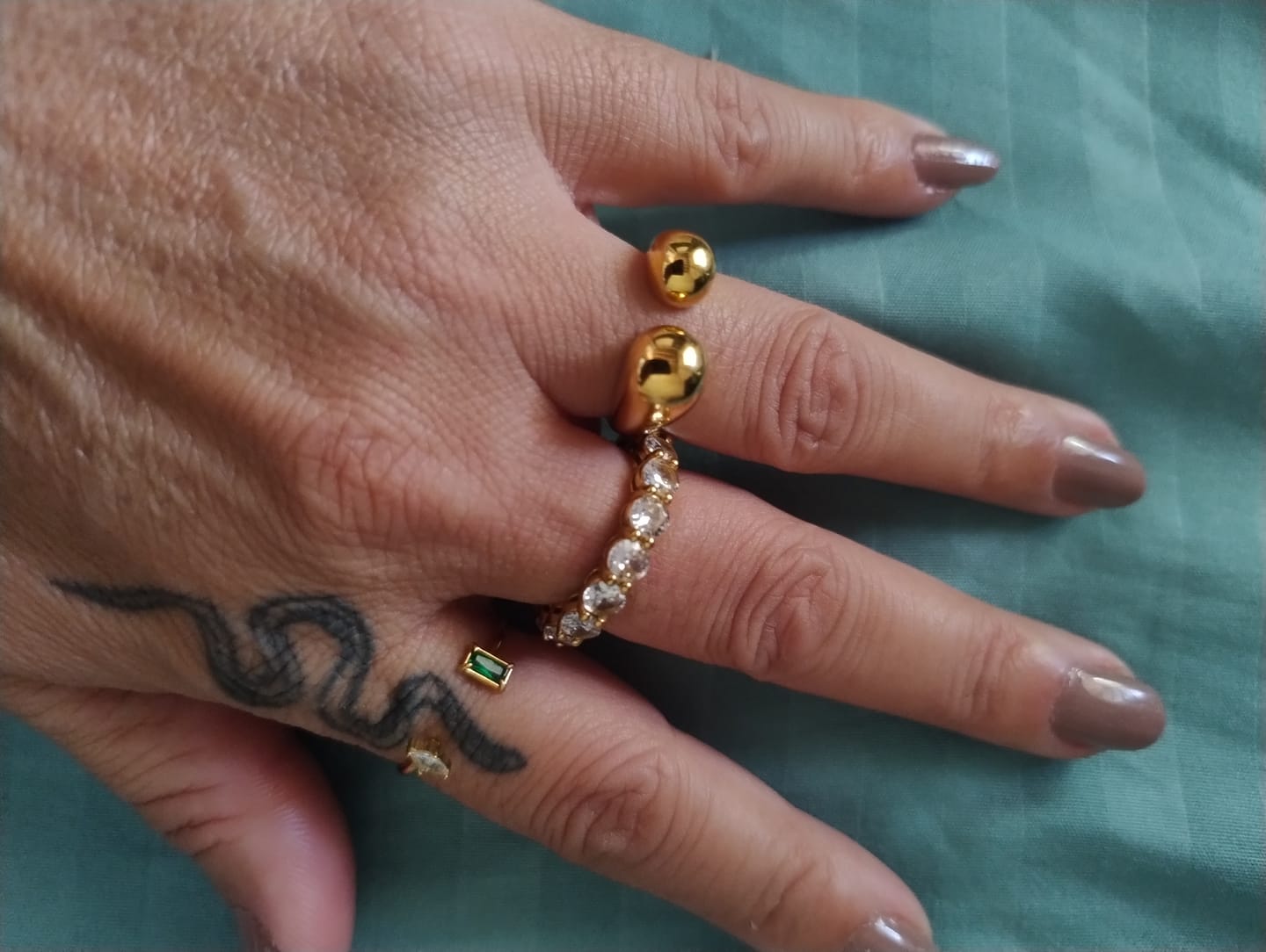 Customer photo review of Anel Riviera Classic Banhado em Ouro 18k