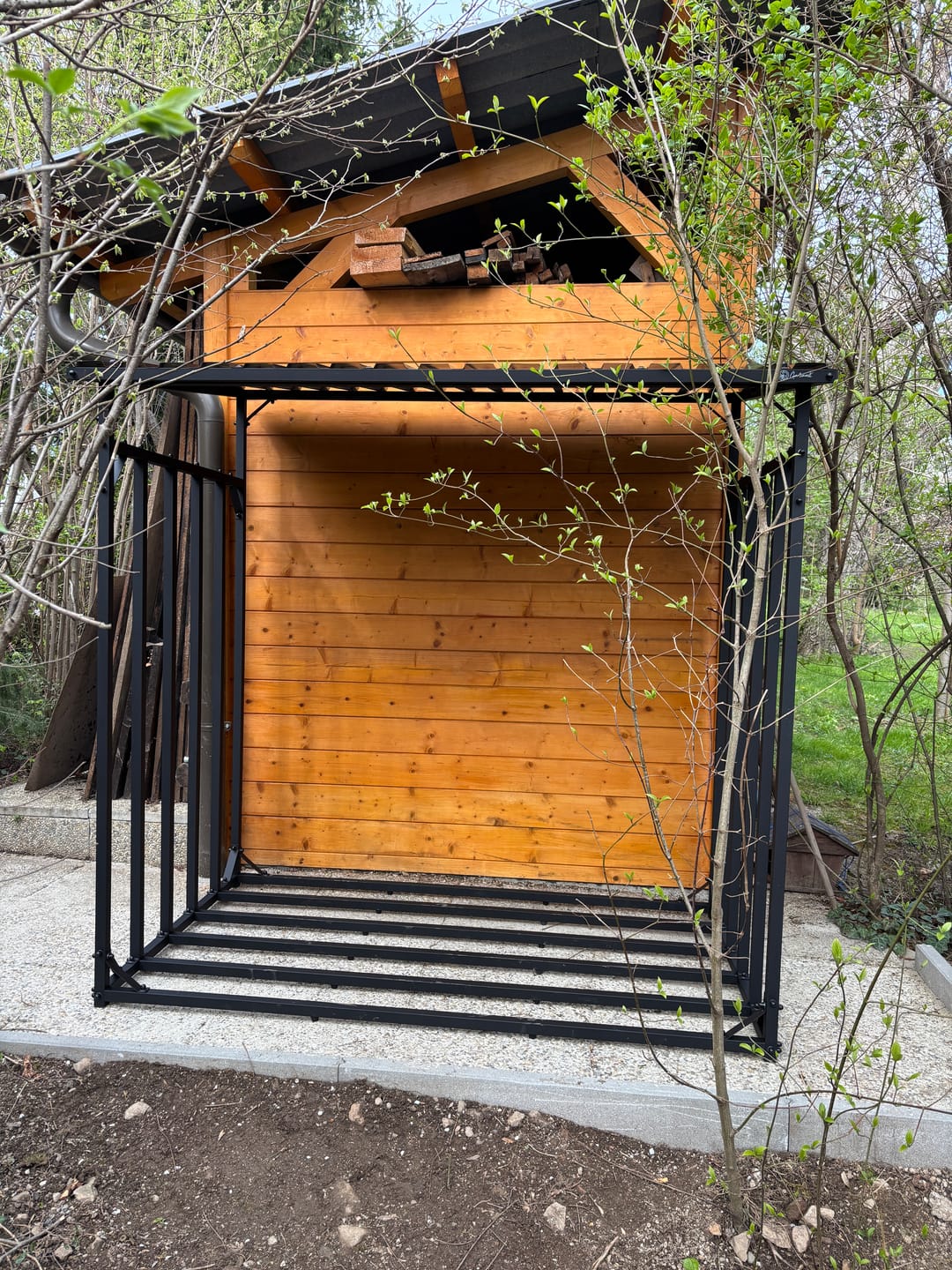 Customer photo review of Gartenzeit® Premium Kaminholzregal für den Außenbereich – XXL, extra stabil & wetterfest