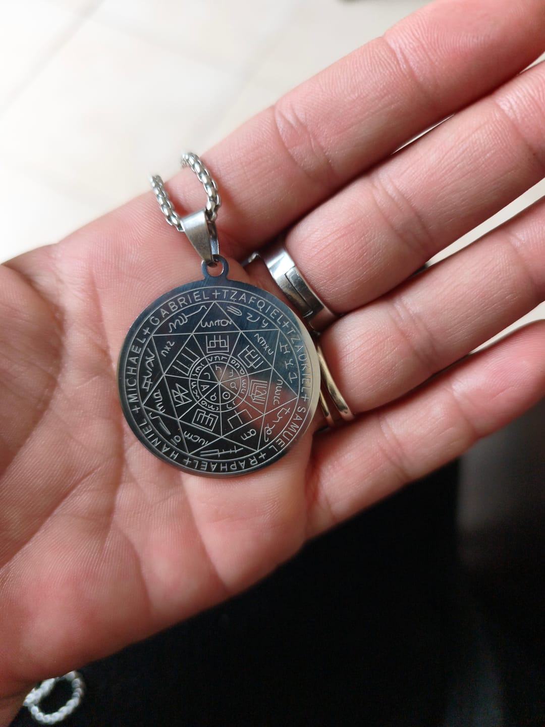Customer photo review of Pendentif Sceau des 7 Archanges