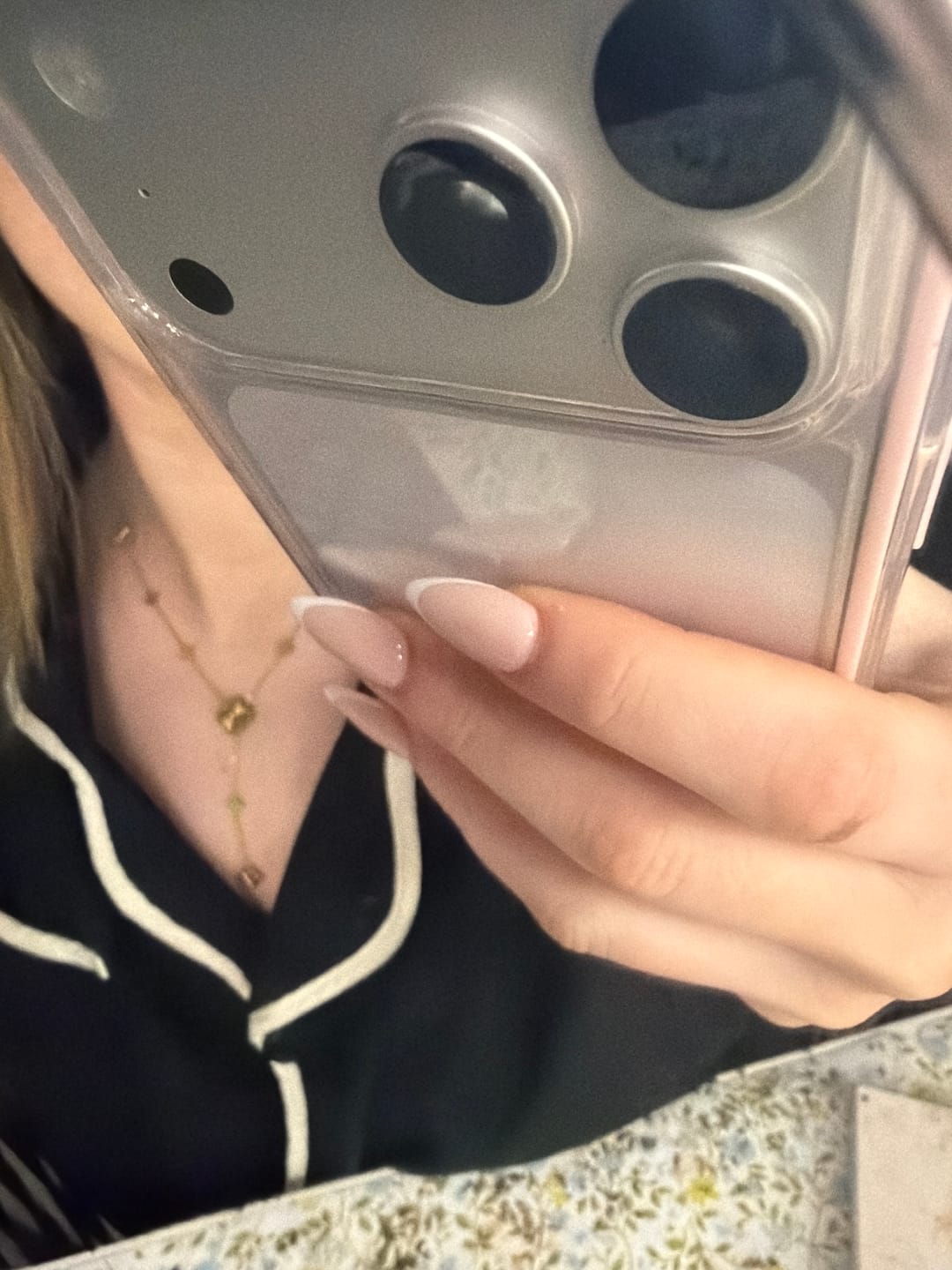 Customer photo review of Golden Lucky Leaf Pave Flower Y Kette 14K Vergoldet