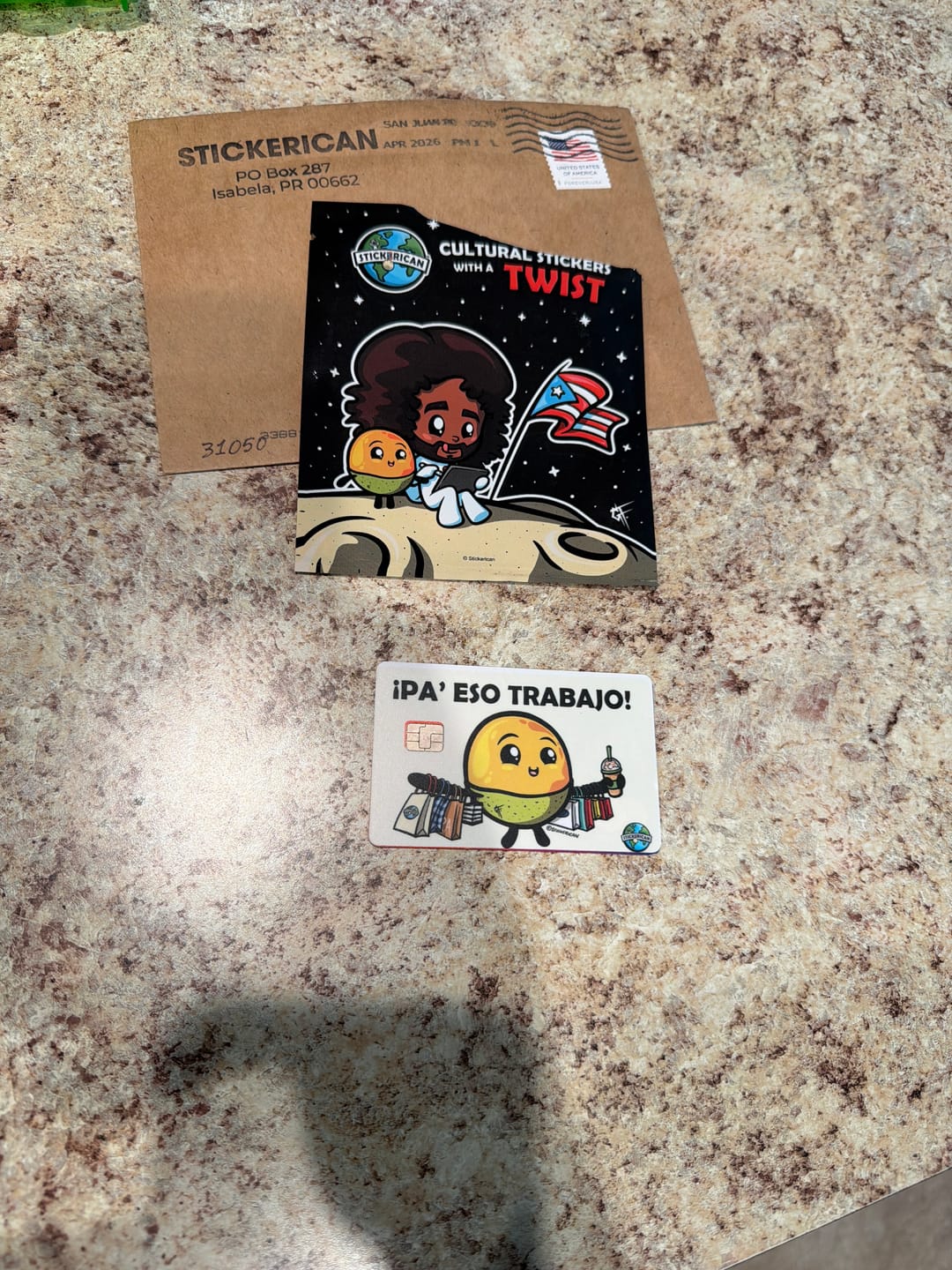 Customer photo review of Pa’ Eso Trabajo - Sticker para Tarjeta de Crédito