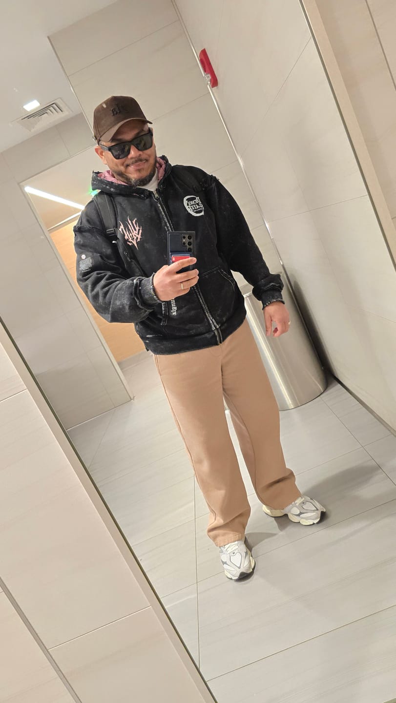 Customer photo review of 5195 - Demon Slayer: Kimetsu no Yaiba - Zip-ups