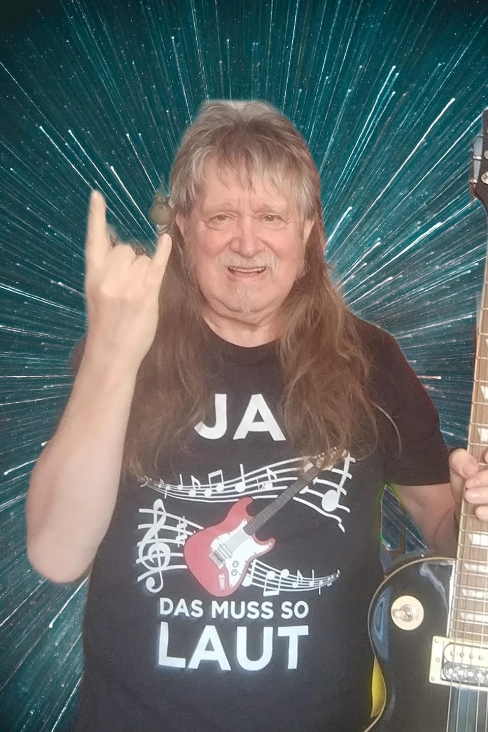 Customer photo review of E-Gitarre muss so laut – Premium Bio T-Shirt