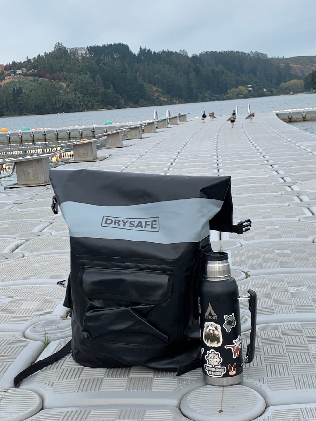 Customer photo review of Mochila Outdoor LAFKEN 40 Lts 100% Impermeable DRYSAFE Negra