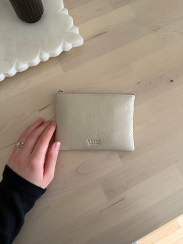 Customer photo review of Zip Pouch 8 Oat Croc