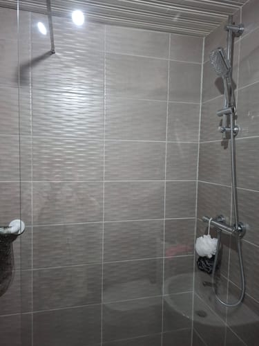 Customer photo review of Shower and Glass Cleaner