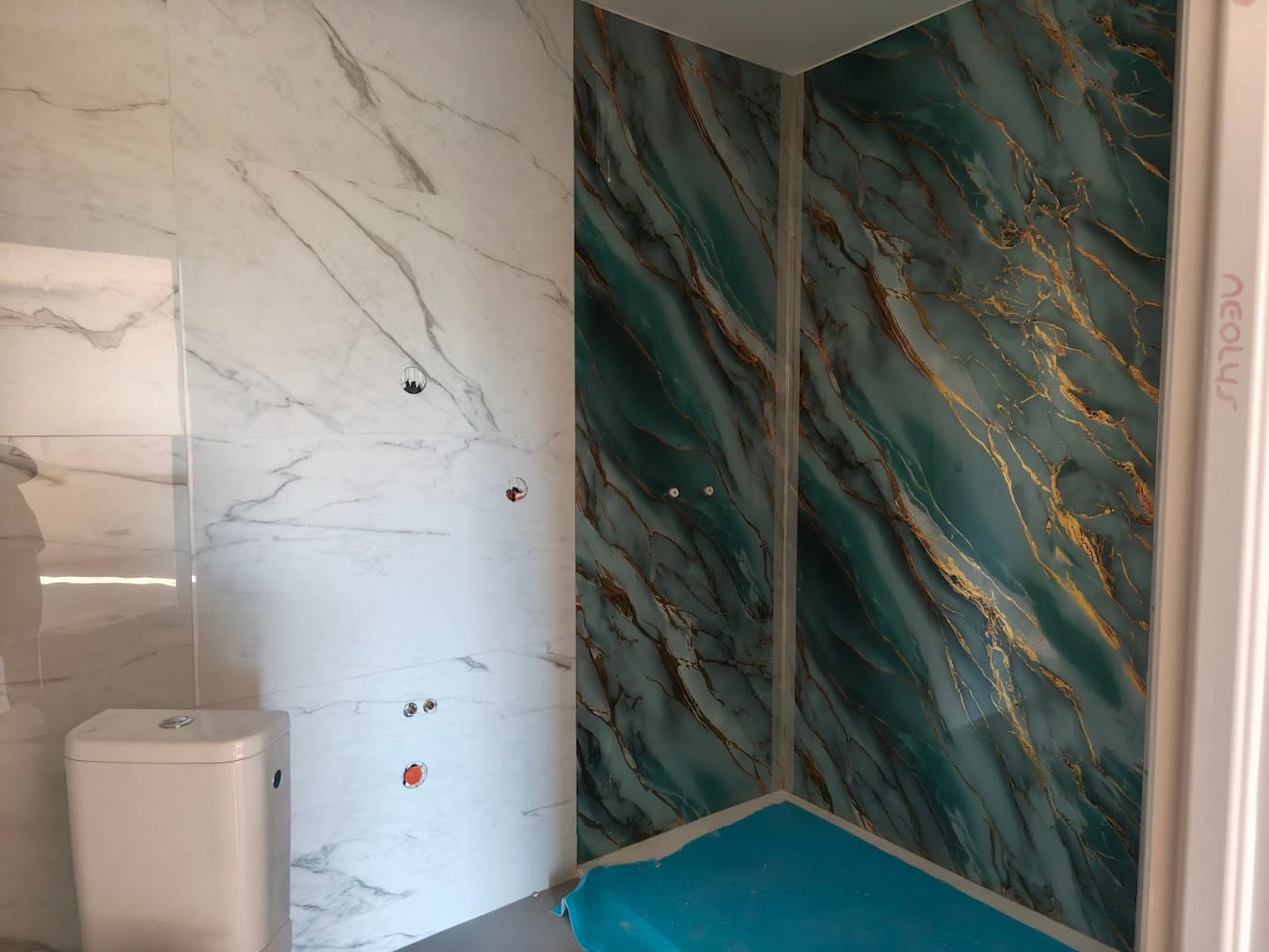 Customer photo review of Plaque PVC Imitation Marbre Bleuté Oslo – Imperméable et facile à poser